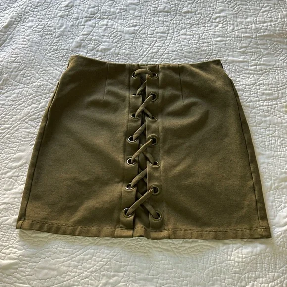 Shinestar Mini Skirt Hunter Green Size: Medium - Picture 1 of 6